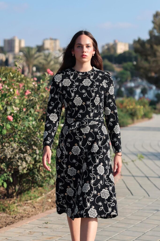 מודה- שמלות ערב צנועות לנשים